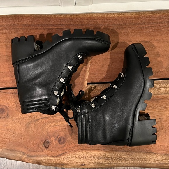 Aqua Gilca Block Heel Ankle Boots - Picture 6 of 6